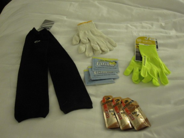 Arm warmers, Utima powder, gloves, flourescent gloves and mocha Clif shots